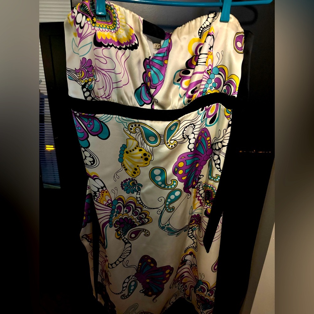 Satin, strapless and sassy!!!   Sherman 1060 strapless dress, size Large